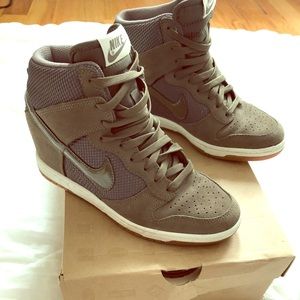 Nike women’s dunk sky hi mesh sneaker